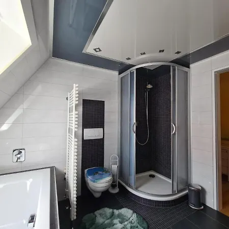 Apartment Ruhiges Stadtdomizil - Wohnkomfort In Der Vier-tore-stadt