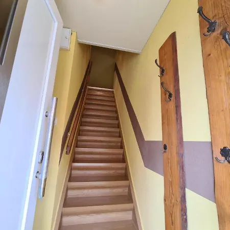 Apartment Ruhiges Stadtdomizil - Wohnkomfort In Der Vier-tore-stadt Neubrandenburg